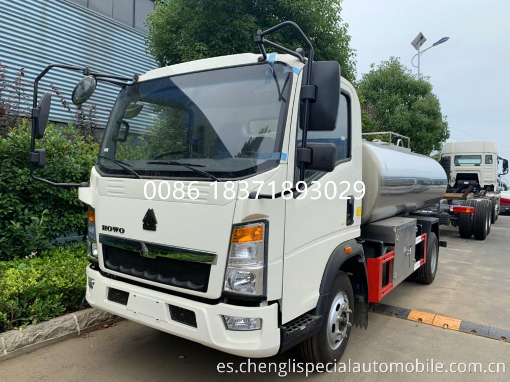 Howo 5 Tons Milk Truck 1 Jpg